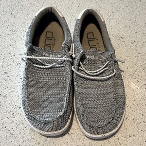 Hey Dude Boys Wally. Youth size 6